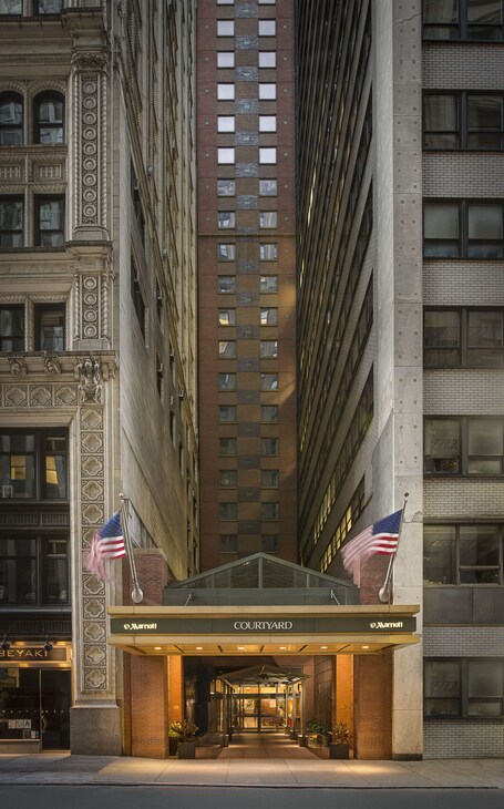 Courtyard by Marriott New York Manhattan Times Square - Image 21