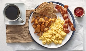 Breakfast (USD 14.95 per person)