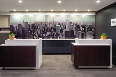 Courtyard by Marriott New York Manhattan Times Square - Image 11