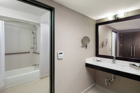 Courtyard by Marriott New York Manhattan Times Square - Image 29