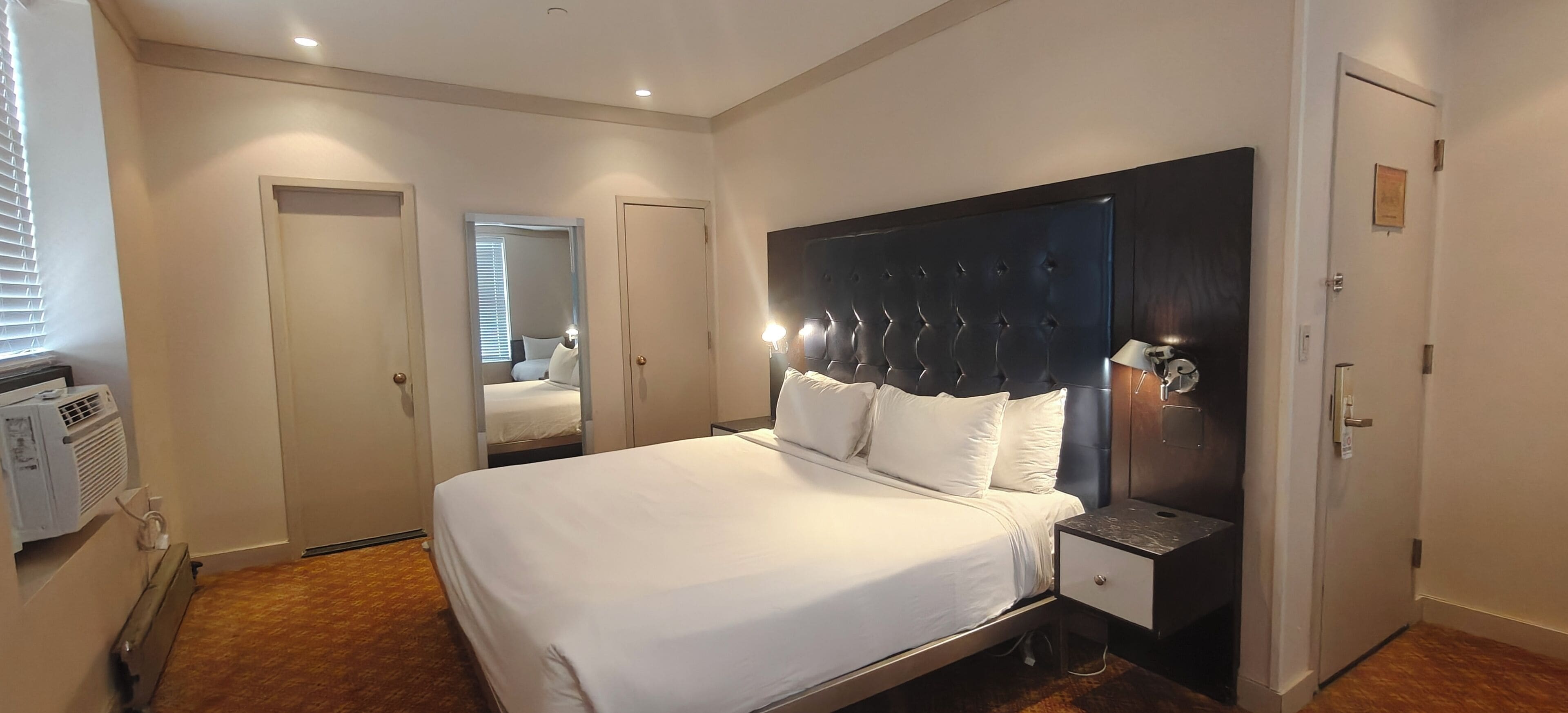 Bronze, Junior Suite | Down duvets, in-room safe, individually decorated