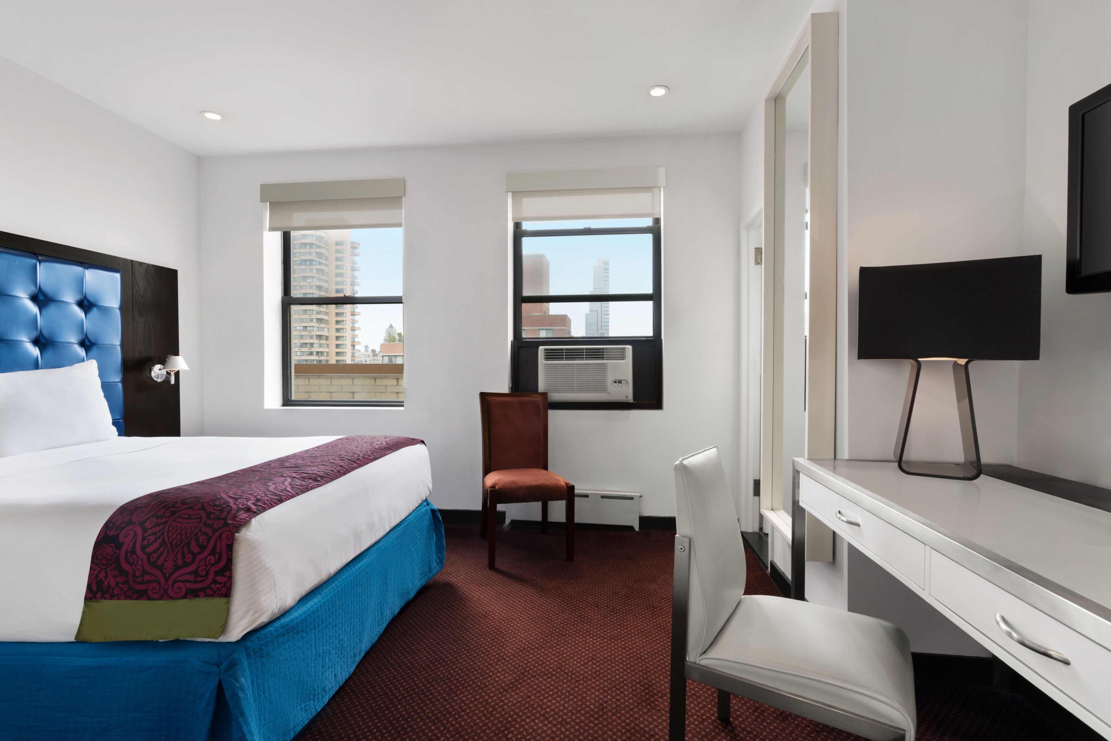 Photo - Night Hotel Broadway