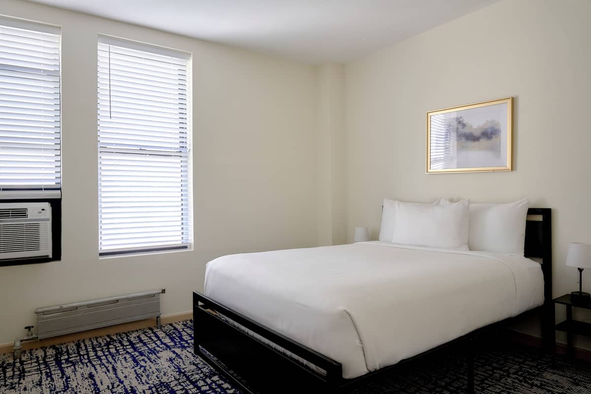 Gold, 1 Full Bed | Down comforters, in-room safe, individually decorated