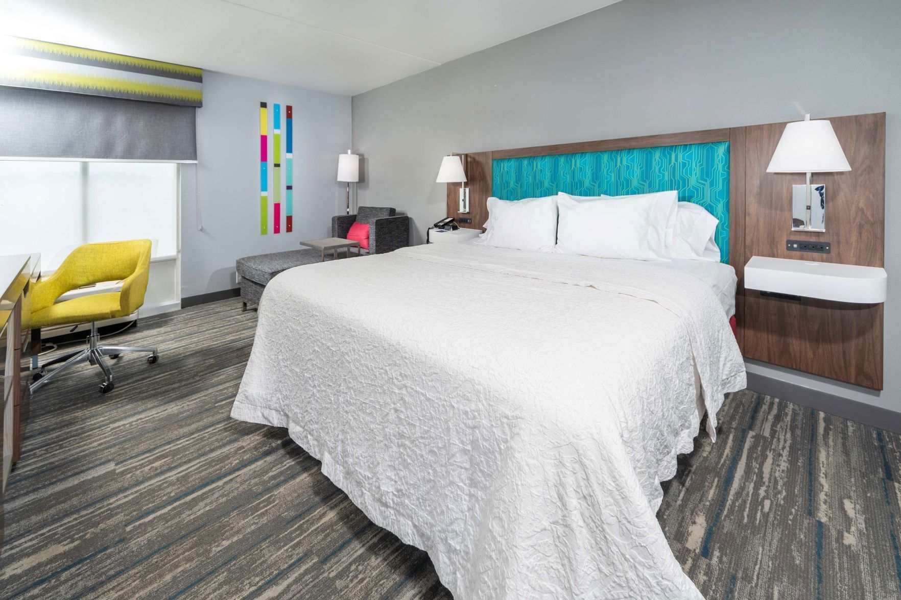 Premium bedding, minibar, desk, blackout drapes