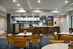 Desayuno a la carta todos los días (con cargo)