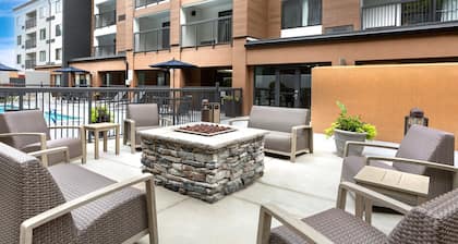 Courtyard by Marriott Winston-Salem Hanes Mall