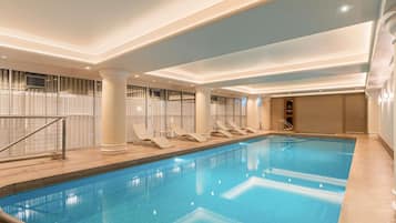 Una piscina techada