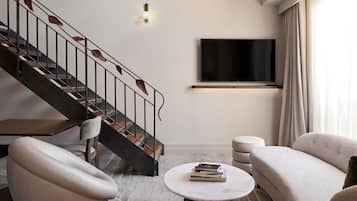 New York Style Loft Suite with King Bed | Premium bedding, pillowtop beds, minibar, in-room safe