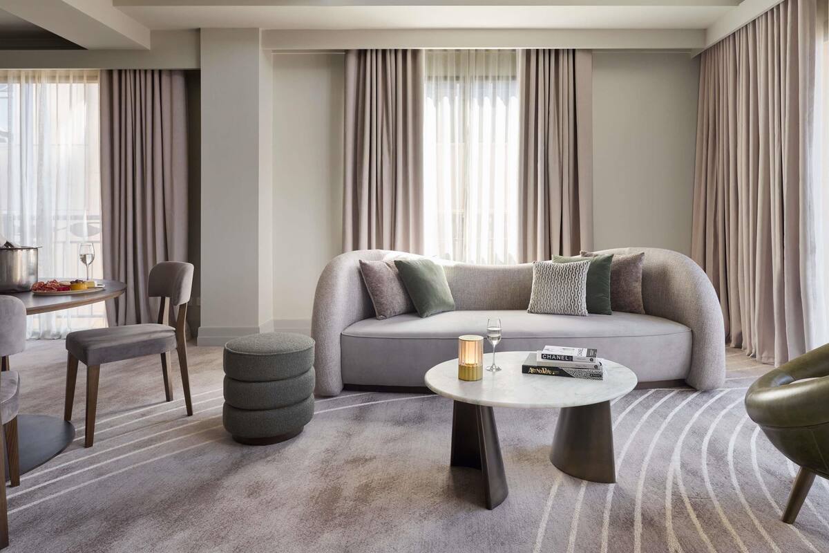 Suite, 1 King Bed, Terrace