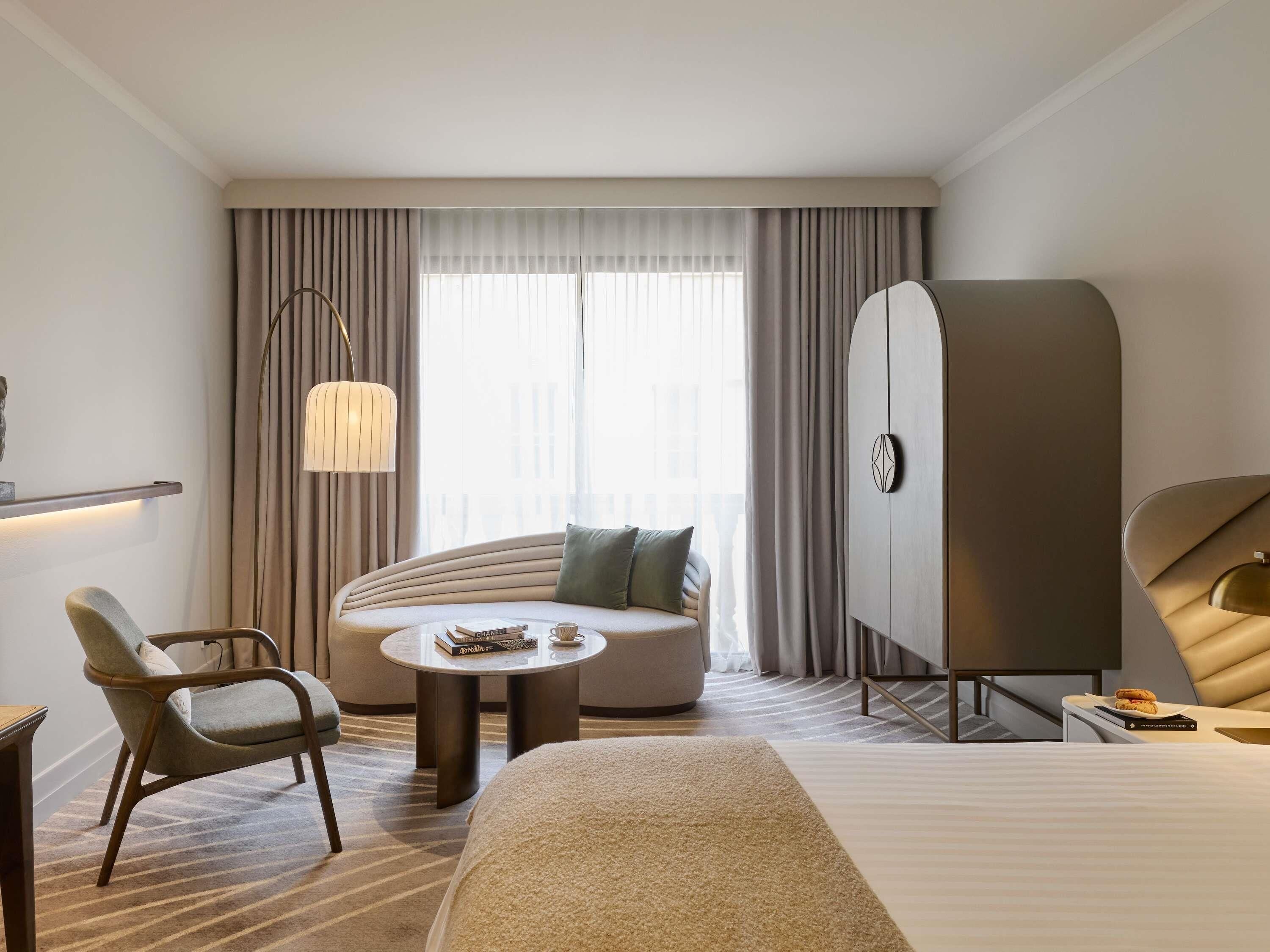 Deluxe Guest Room with King Bed