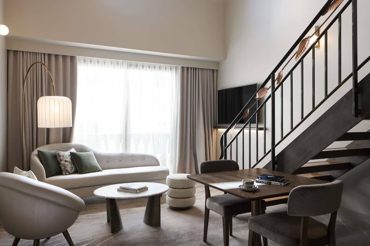 New York Style Loft Suite with King Bed | 1 soveværelse, premium-sengetøj, senge med topmadrasser, minibar