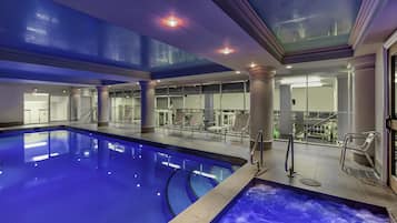 Una piscina techada