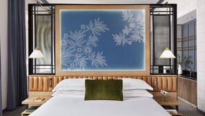 ห้องลักซ์ชัวรี่สวีท, เตียงคิงไซส์ 1 เตียง | ผ้าปูที่นอน Frette จากอิตาลี, เครื่องนอนระดับพรีเมียม