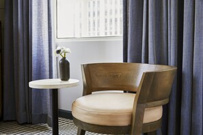 Phòng Suite Executive, 1 giường cỡ king | Bộ trải giường bằng vải Frette của Ý, bộ đồ giường cao cấp 