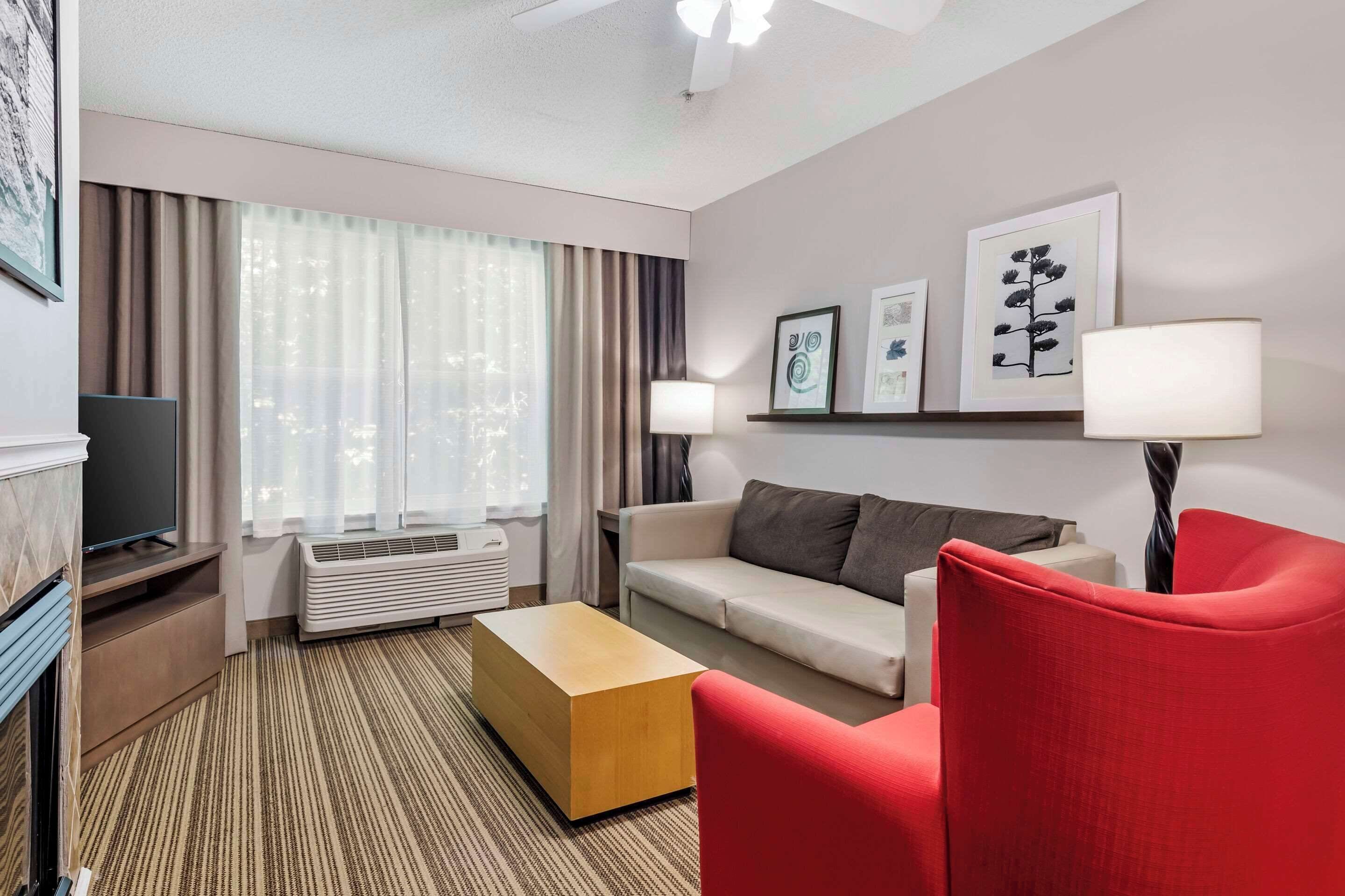 1 bedroom, hypo-allergenic bedding, desk, blackout curtains