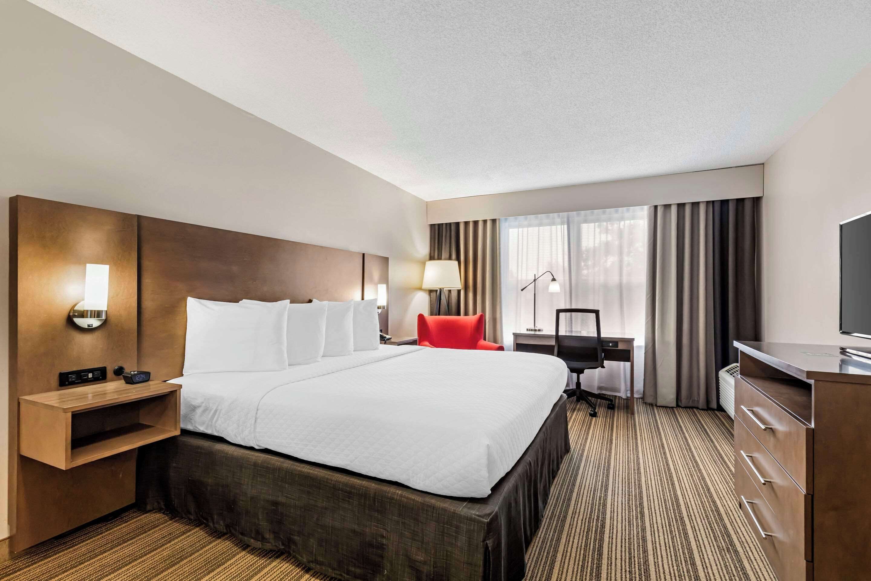 room, 1 king bed, non smoking, fireplace | 1 bedroom, hypo-allergenic bedding, desk, blackout curtains