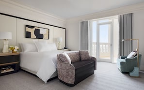 Two Bedroom Grand Lakeview Suite | 고급 침구, 필로우탑 침대, 미니바, 객실 내 금고