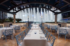 17 restaurants servant le petit déjeuner, spécialités Cuisine américaine