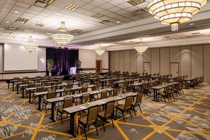 Ballroom - Embassy Suites by Hilton Portland Airport (Portland)