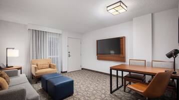 Televisión de pantalla plana y películas con cargo