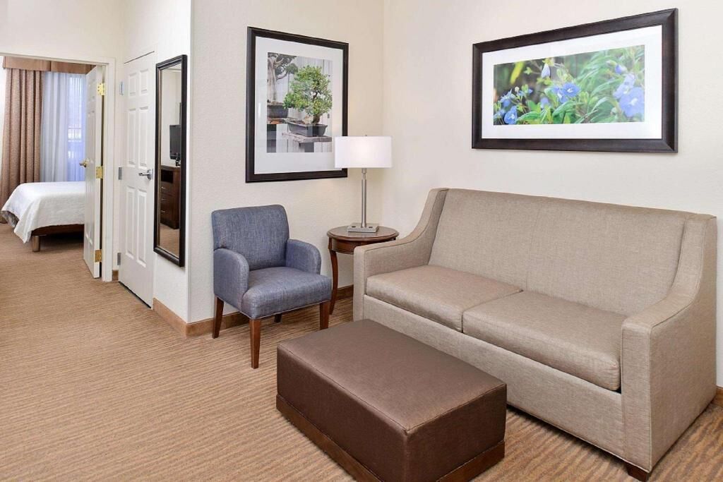 Hypo-allergenic bedding, in-room safe, desk, laptop workspace