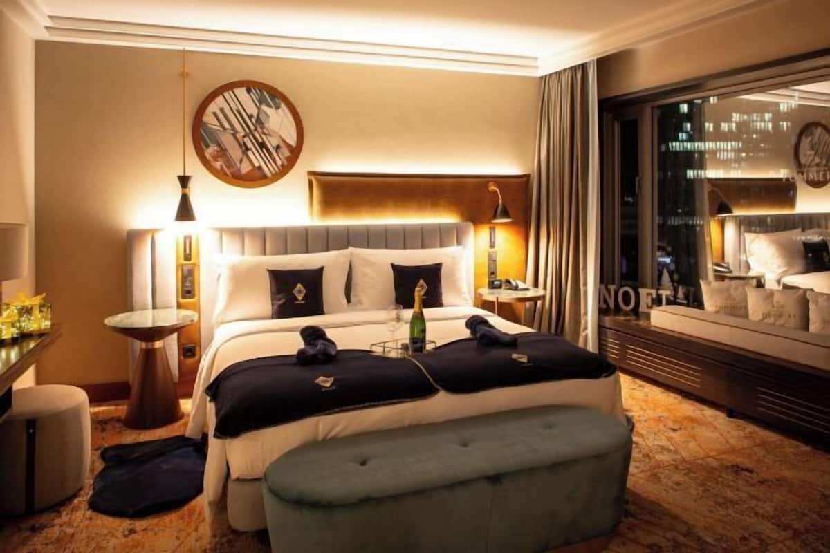 Hochwertige Bettwaren, Daunenbettdecken, Minibar, Zimmersafe