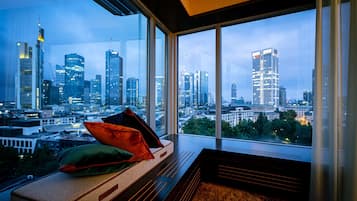Phòng Suite Presidential, 1 giường cỡ king | Khu phòng khách | TV LCD, MP3 dock