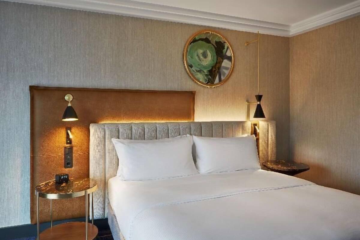 Premium bedding, down duvets, minibar, in-room safe