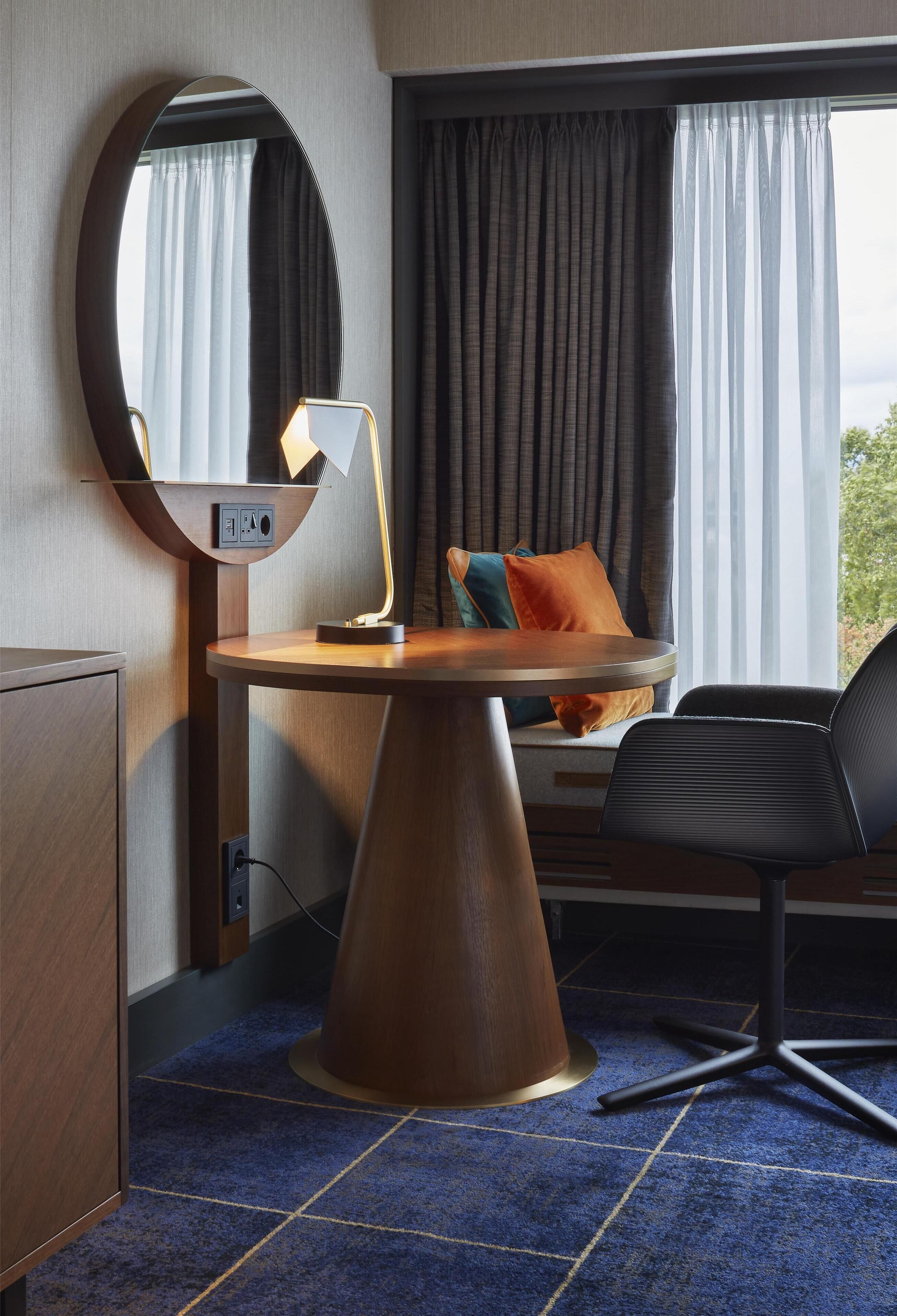 룸, 킹사이즈침대 1개 (Park or City View) | 고급 침구, 오리/거위털 이불, 미니바, 객실 내 금고