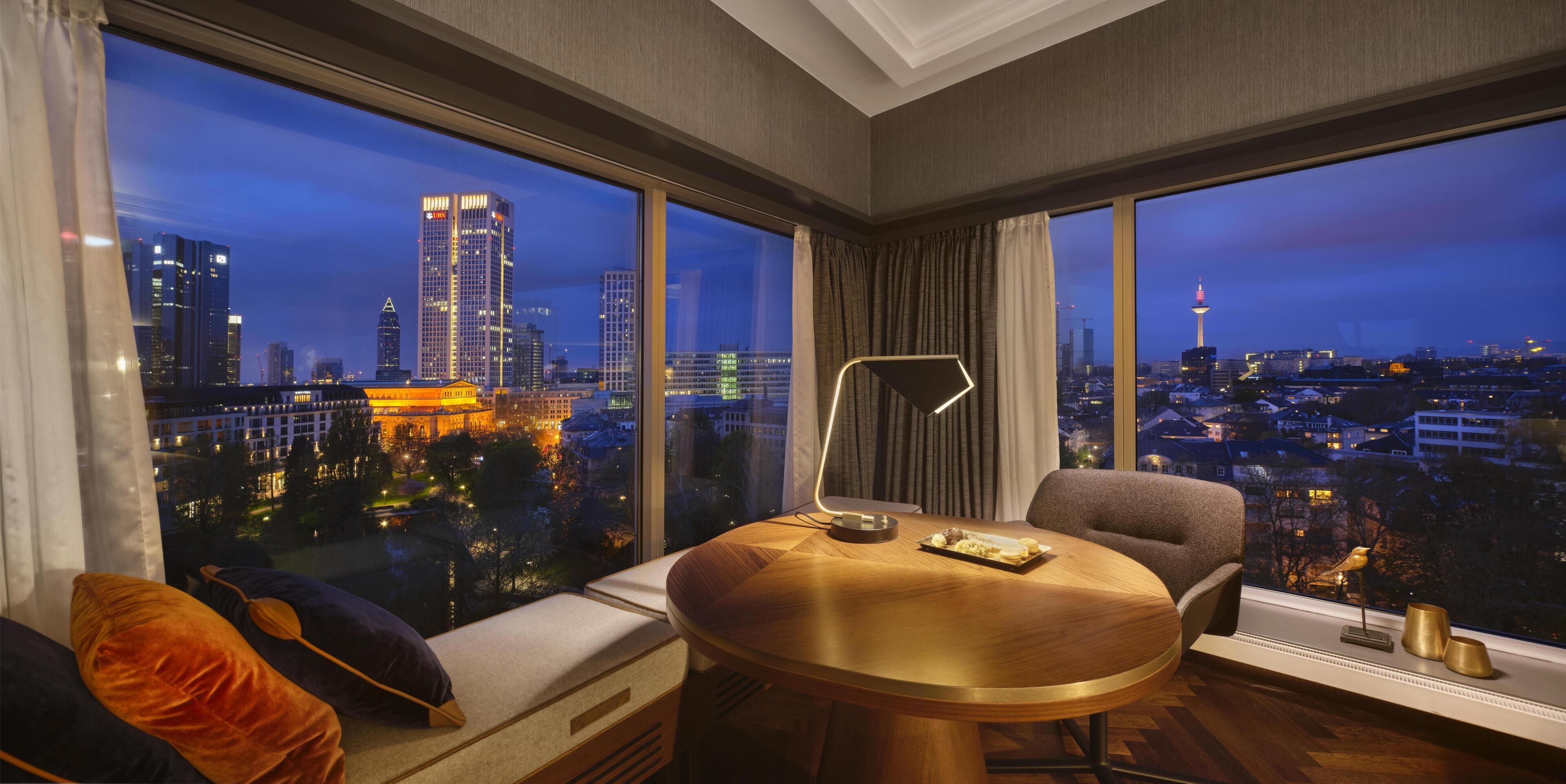 Junior Suite | Living area | LCD TV, MP3 dock