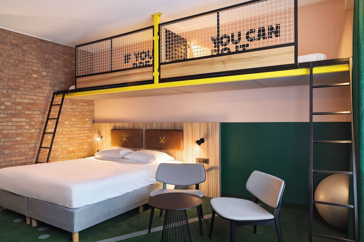 Club Family | 1 bedroom, minibar, in-room safe, desk