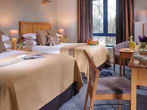 Family Room | Hypo-allergenic bedding, desk, free WiFi, bed sheets