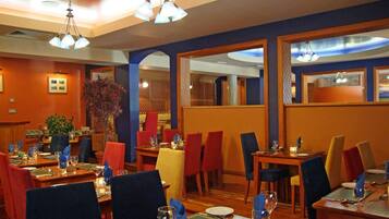 Daily buffet breakfast for a fee