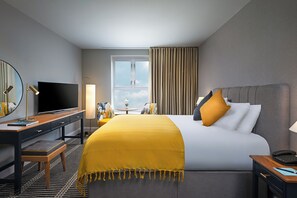 Habitación doble | Ropa de cama de alta calidad y escritorio