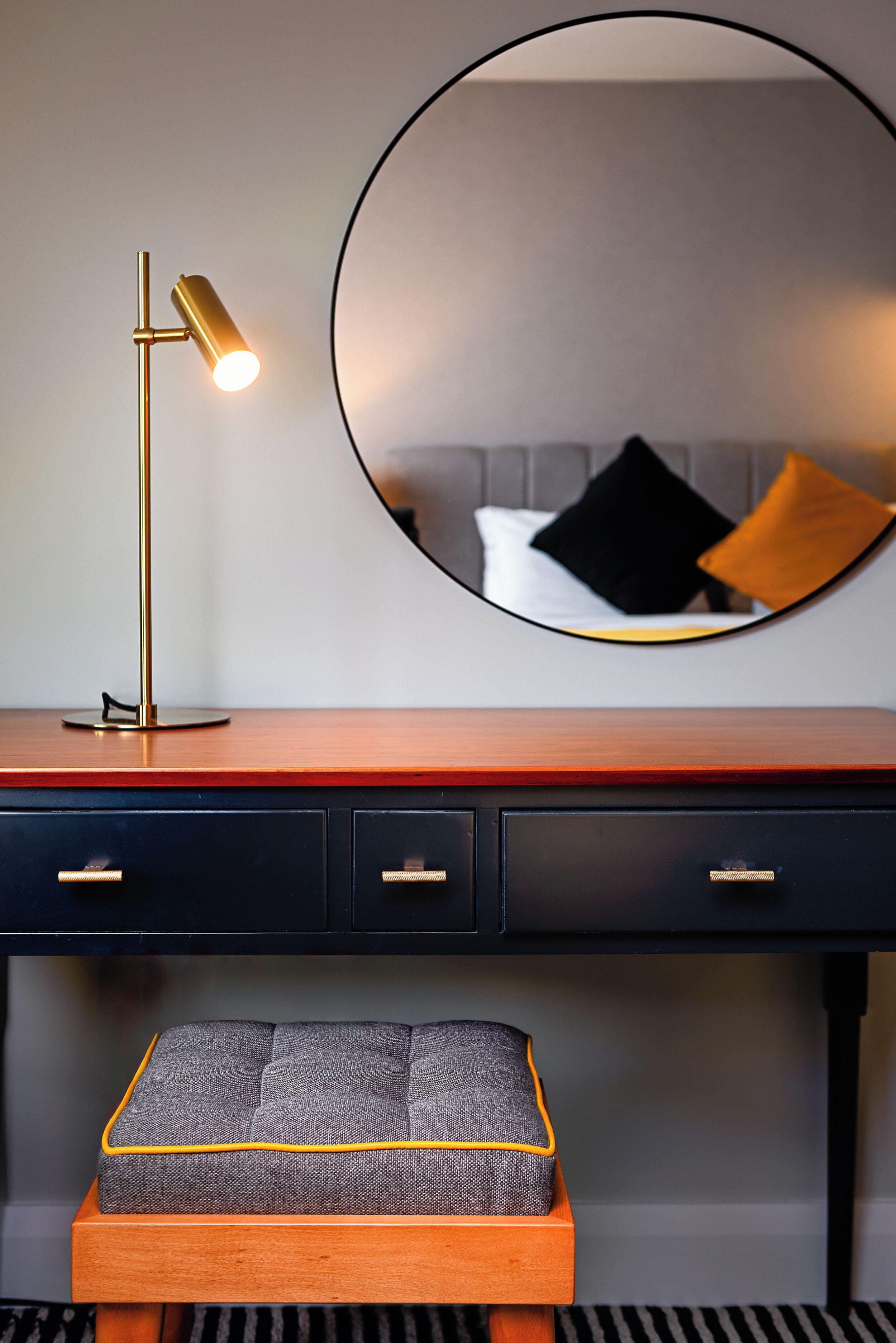 Phòng đôi | Bộ đồ giường cao cấp, bàn, khu vực làm việc phù hợp cho laptop 