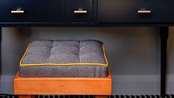 Phòng đôi | Bộ đồ giường cao cấp, bàn, khu vực làm việc phù hợp cho laptop