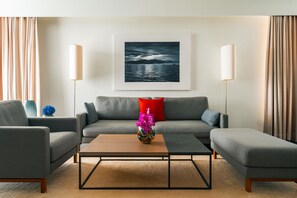 Premium bedding, down comforters, minibar, in-room safe - Grand Hyatt Berlin (Berlin)