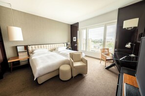 Room, 2 Twin Beds (View) | Premium bedding, down comforters, minibar, in-room safe - Grand Hyatt Berlin (Berlin)