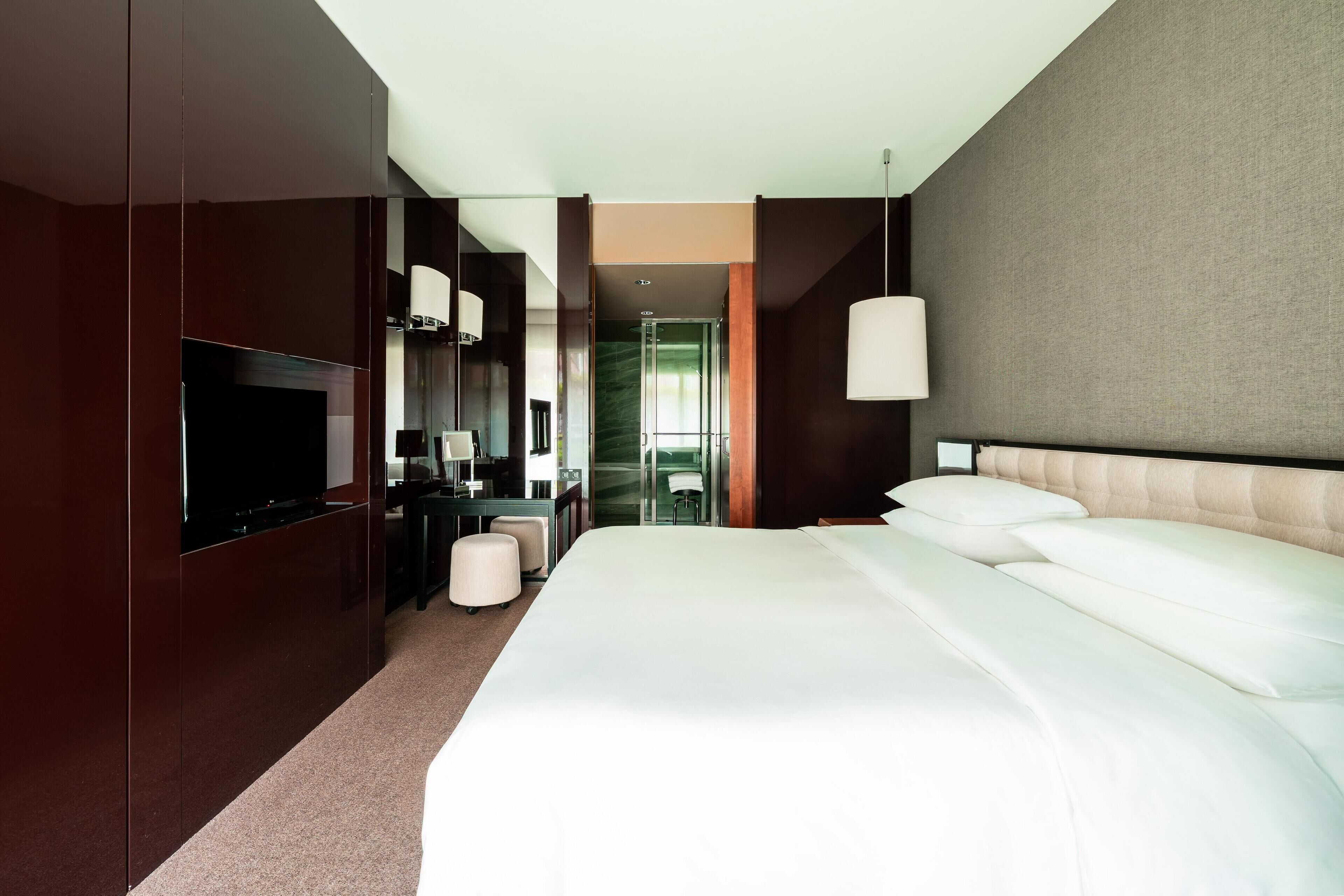 Grand Suite | Premium bedding, down comforters, minibar, in-room safe