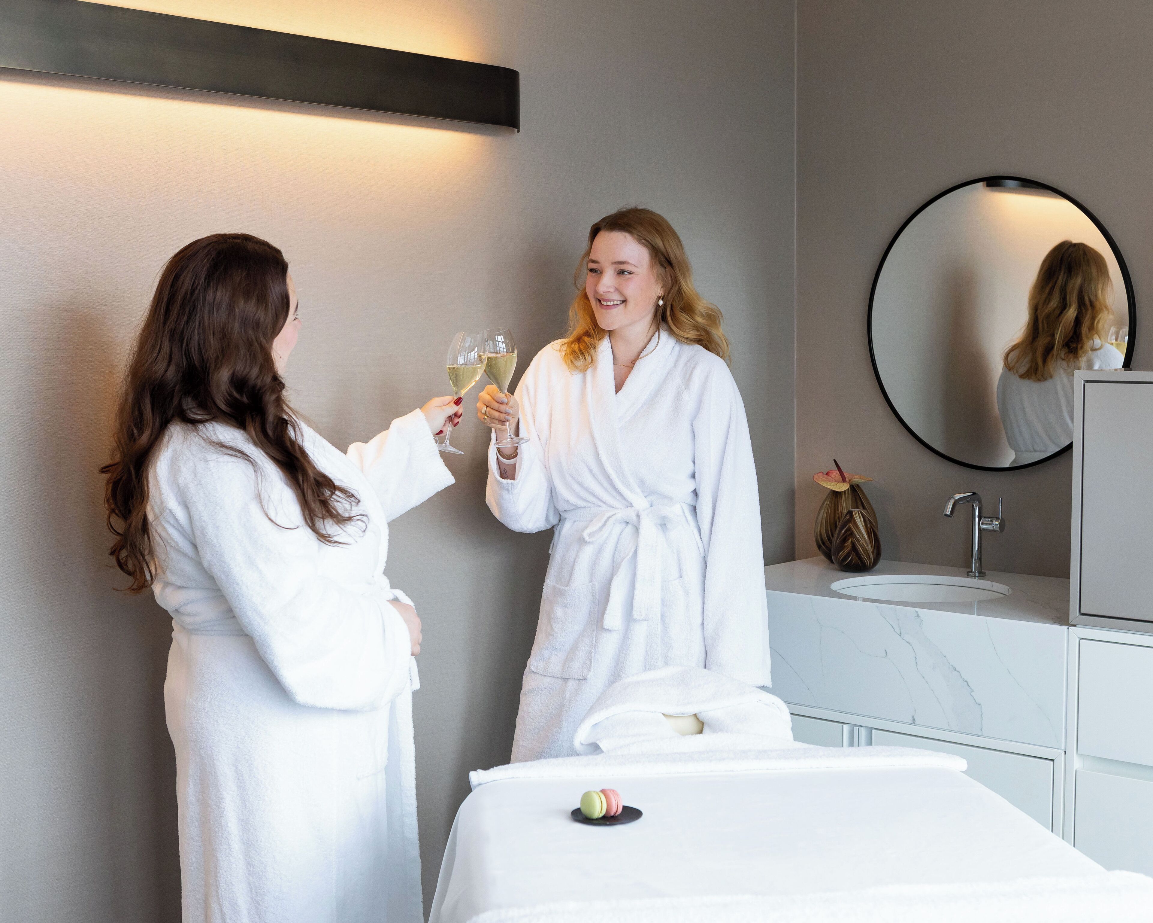 Sauna, Whirlpool, Körperbehandlungen, Aromatherapie