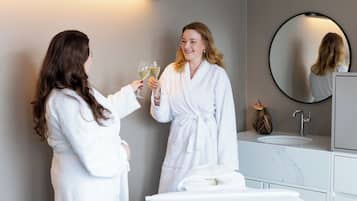 Sauna, Whirlpool, Körperbehandlungen, Aromatherapie