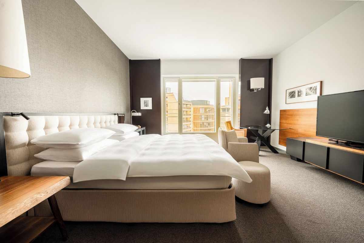 Room, 1 King Bed (View) | Premium bedding, down comforters, minibar, in-room safe