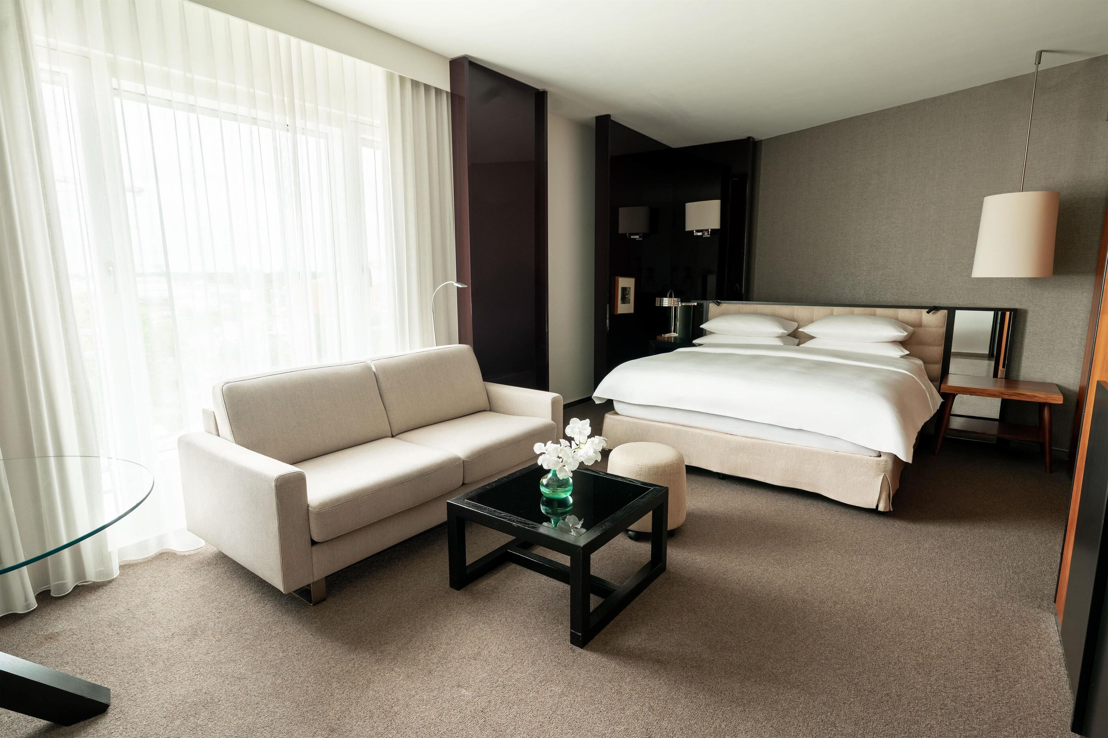 Junior Suite | Premium bedding, down comforters, minibar, in-room safe