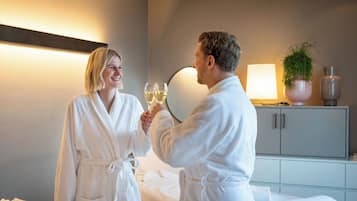 Sauna, hot tub, body treatments, aromatherapy, deep-tissue massages