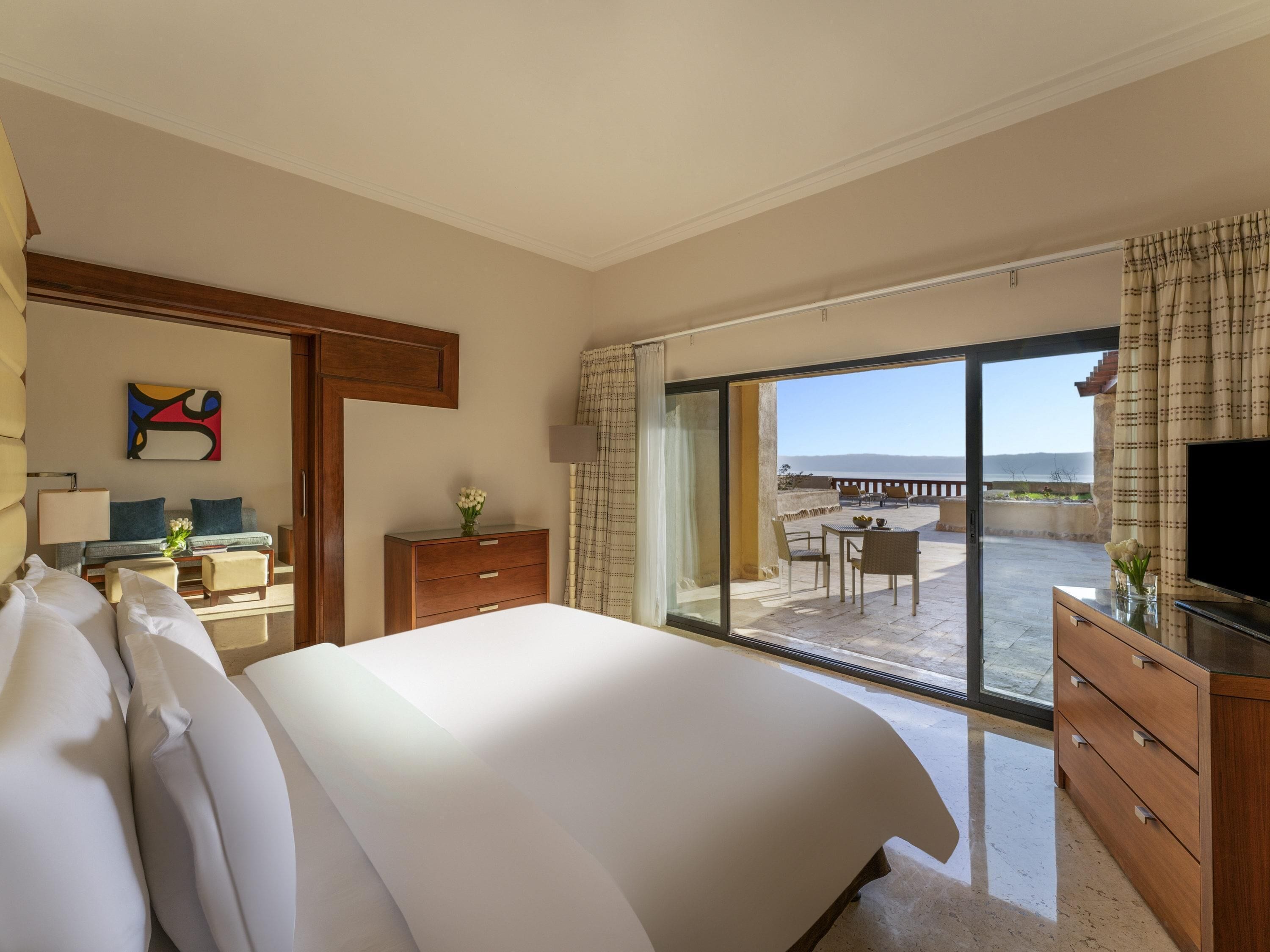 Suite, 1 King Bed, Sea View | Free minibar items, in-room safe, desk, laptop workspace