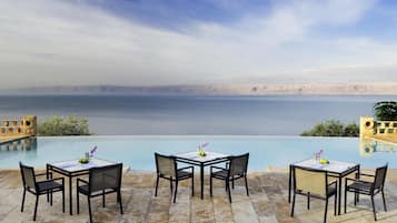 3 bares o lounges, lounge en el lobby