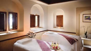 Couples treatment room(s), sauna, hot tub, steam room