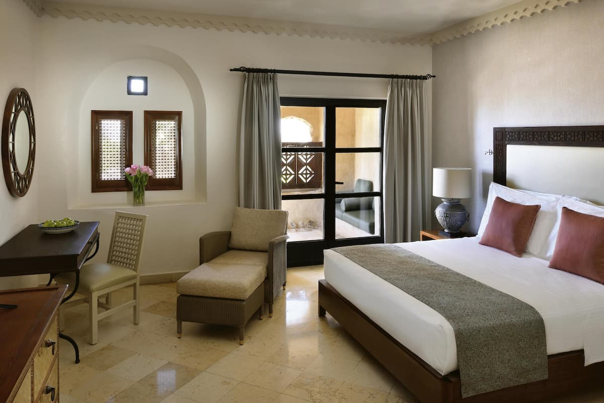 1 bedroom, free minibar items, in-room safe, desk