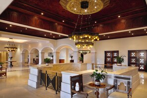 Lobby - Mövenpick Resort & Spa Dead Sea (Sweimeh)