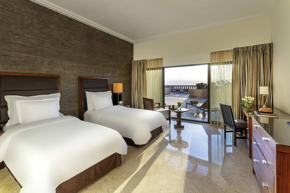 Premium Twin Room, 2 Twin Beds, Sea View | Minibar (some free items), in-room safe, desk, laptop workspace